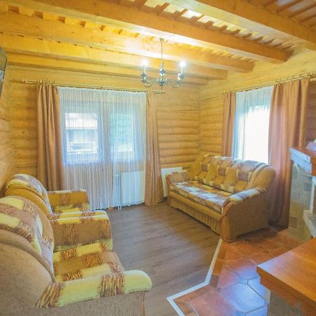 Guest House Podobovets 2000 Buitenkant foto