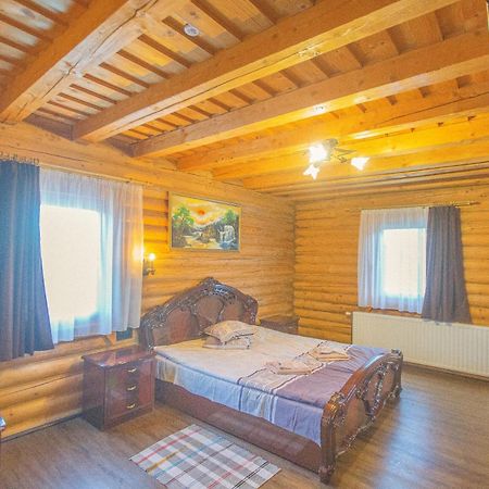 Guest House Podobovets 2000 Buitenkant foto
