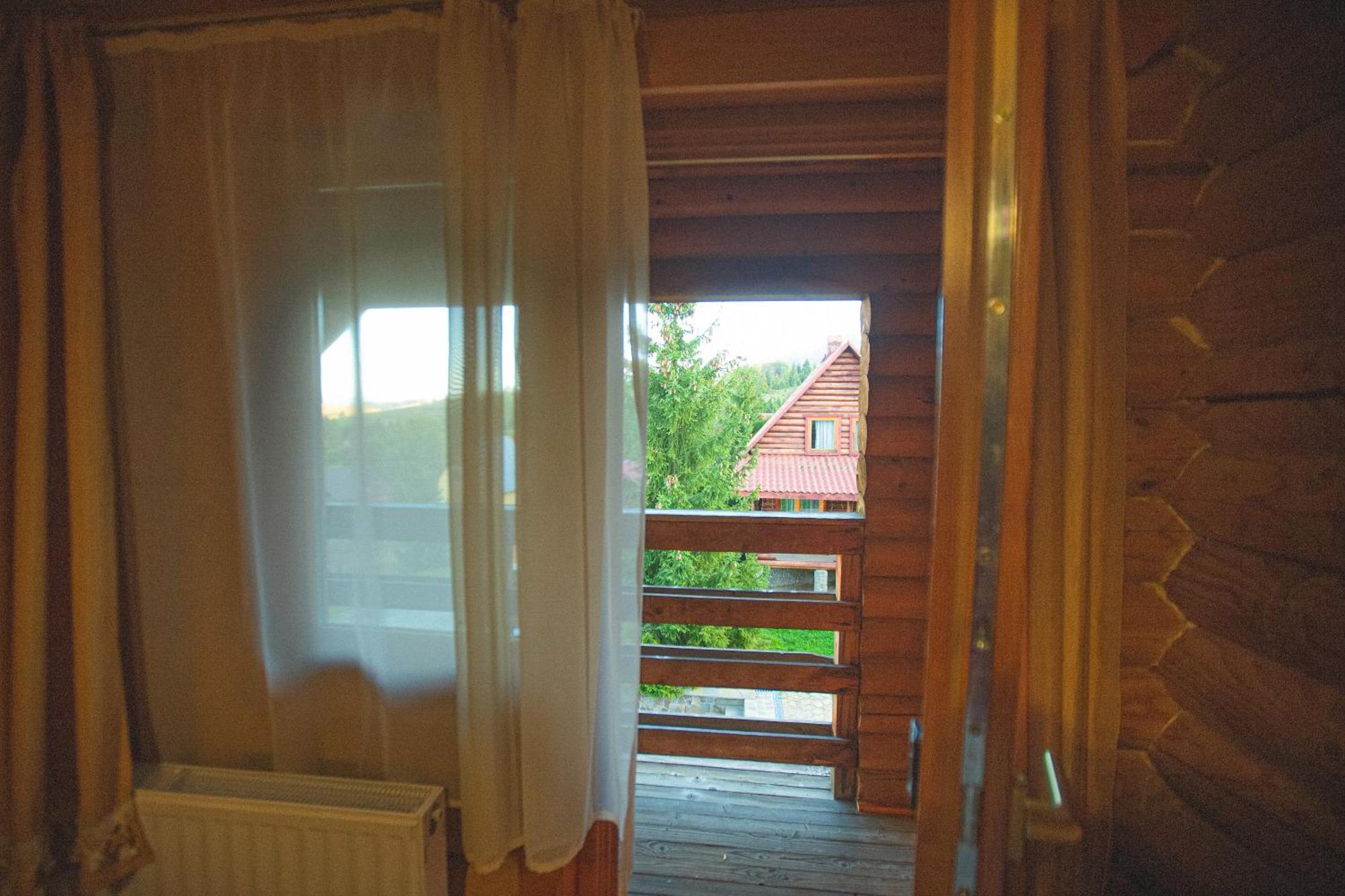 Guest House Podobovets 2000 Buitenkant foto