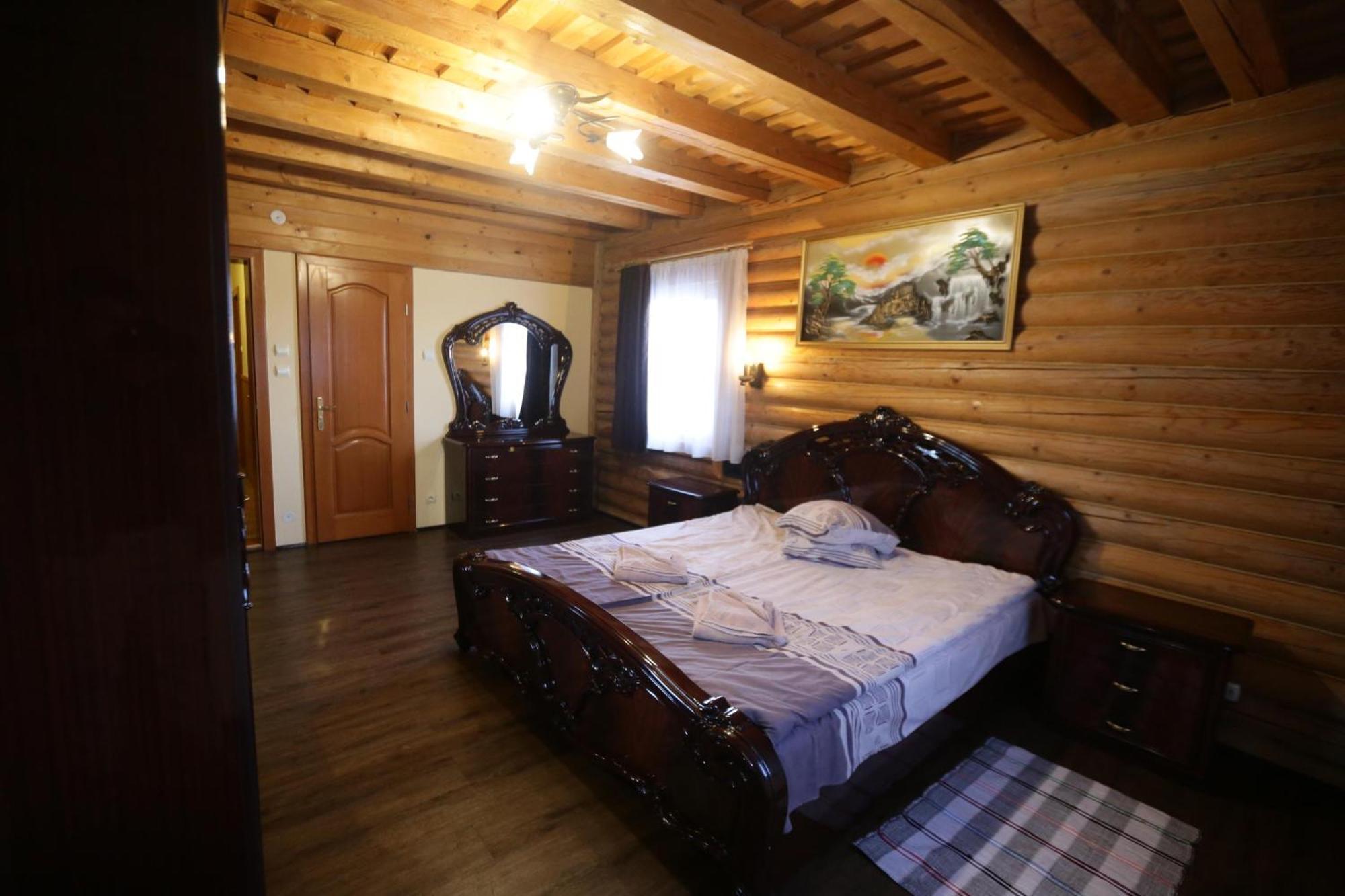 Guest House Podobovets 2000 Buitenkant foto