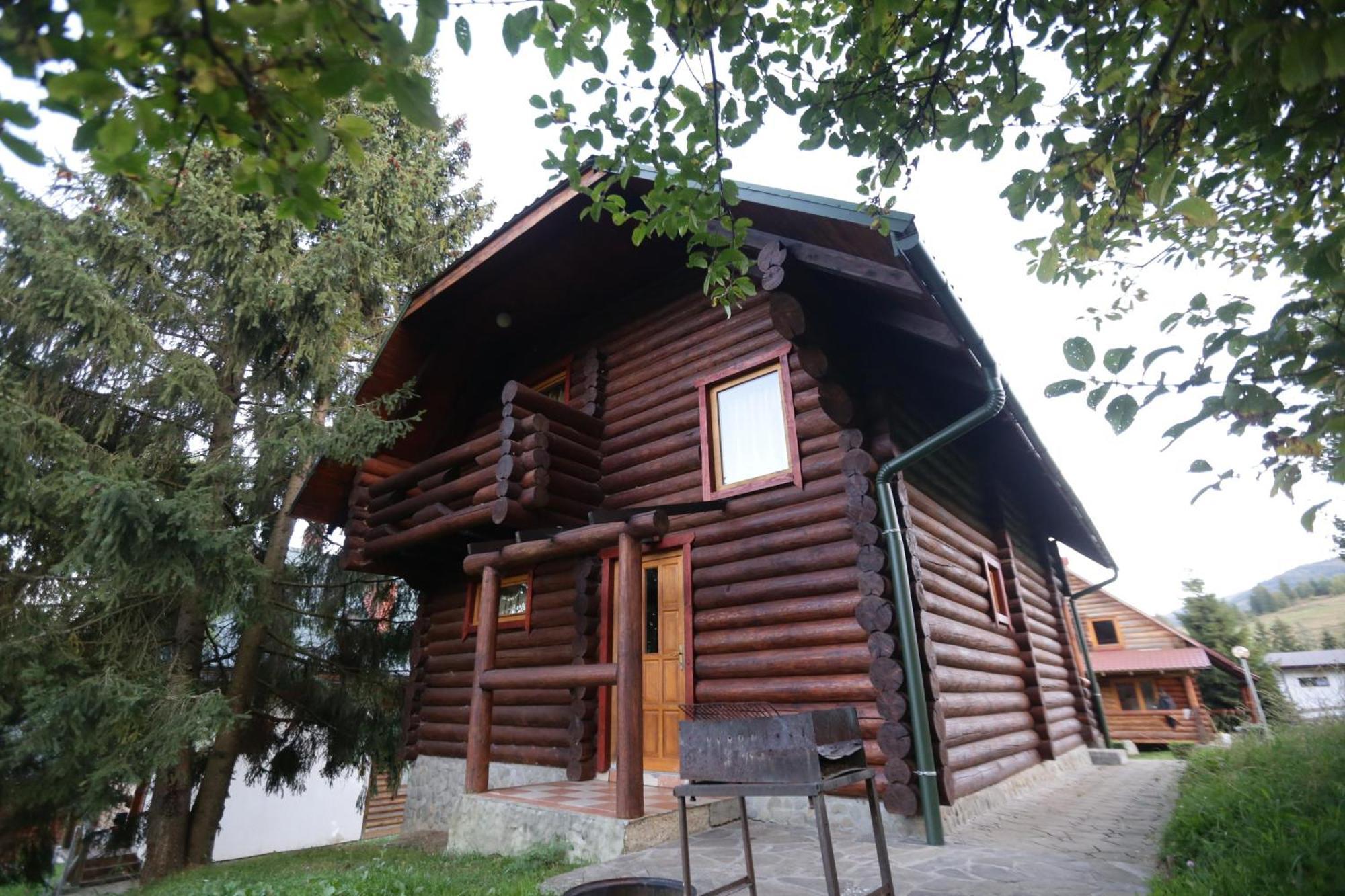 Guest House Podobovets 2000 Buitenkant foto