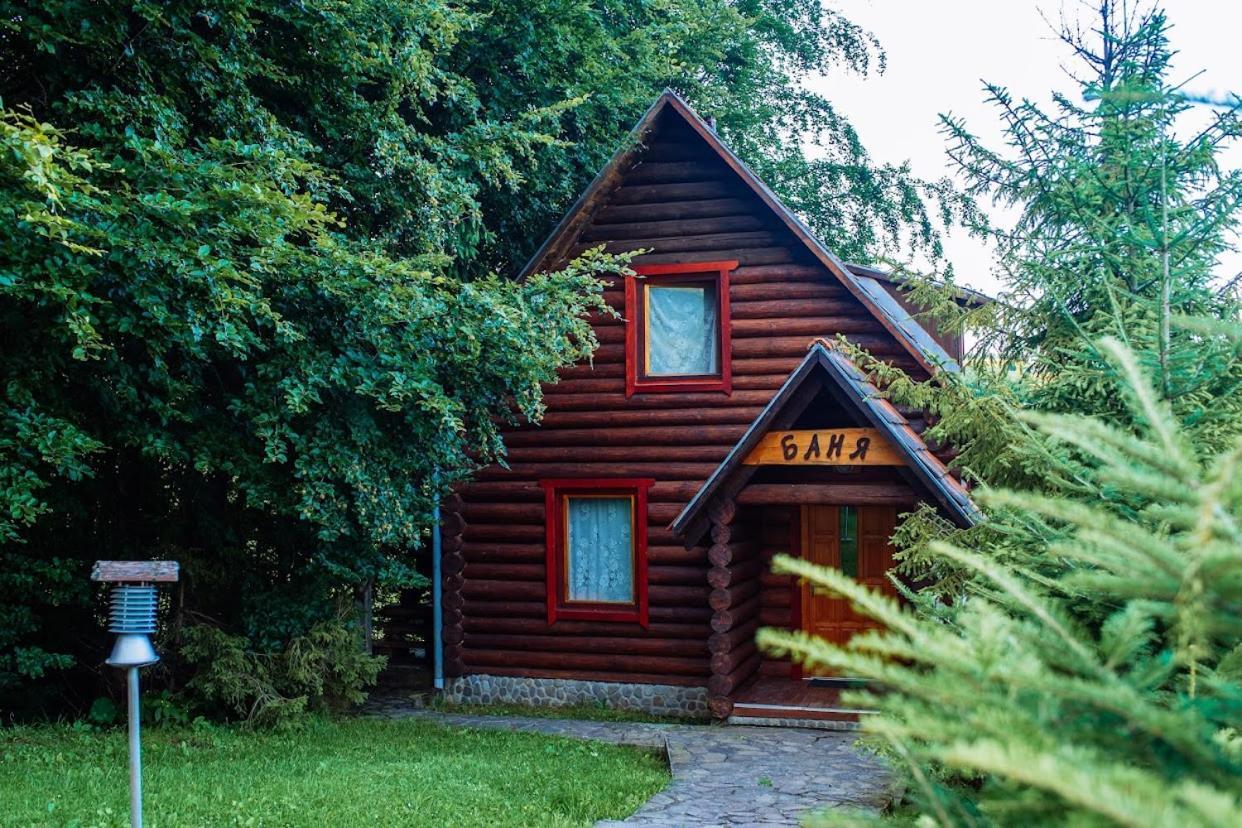 Guest House Podobovets 2000 Buitenkant foto